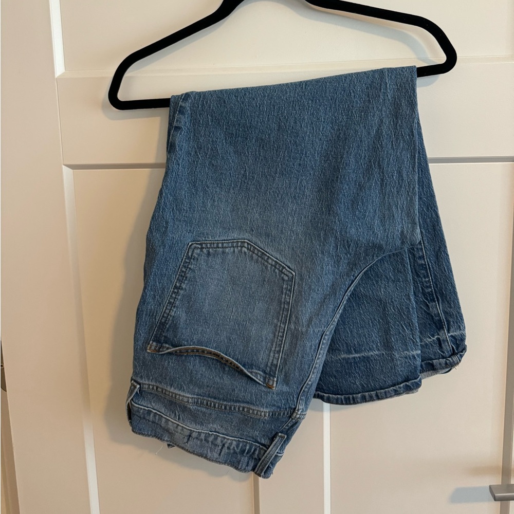 Universal thread, women’s jeans, size 14